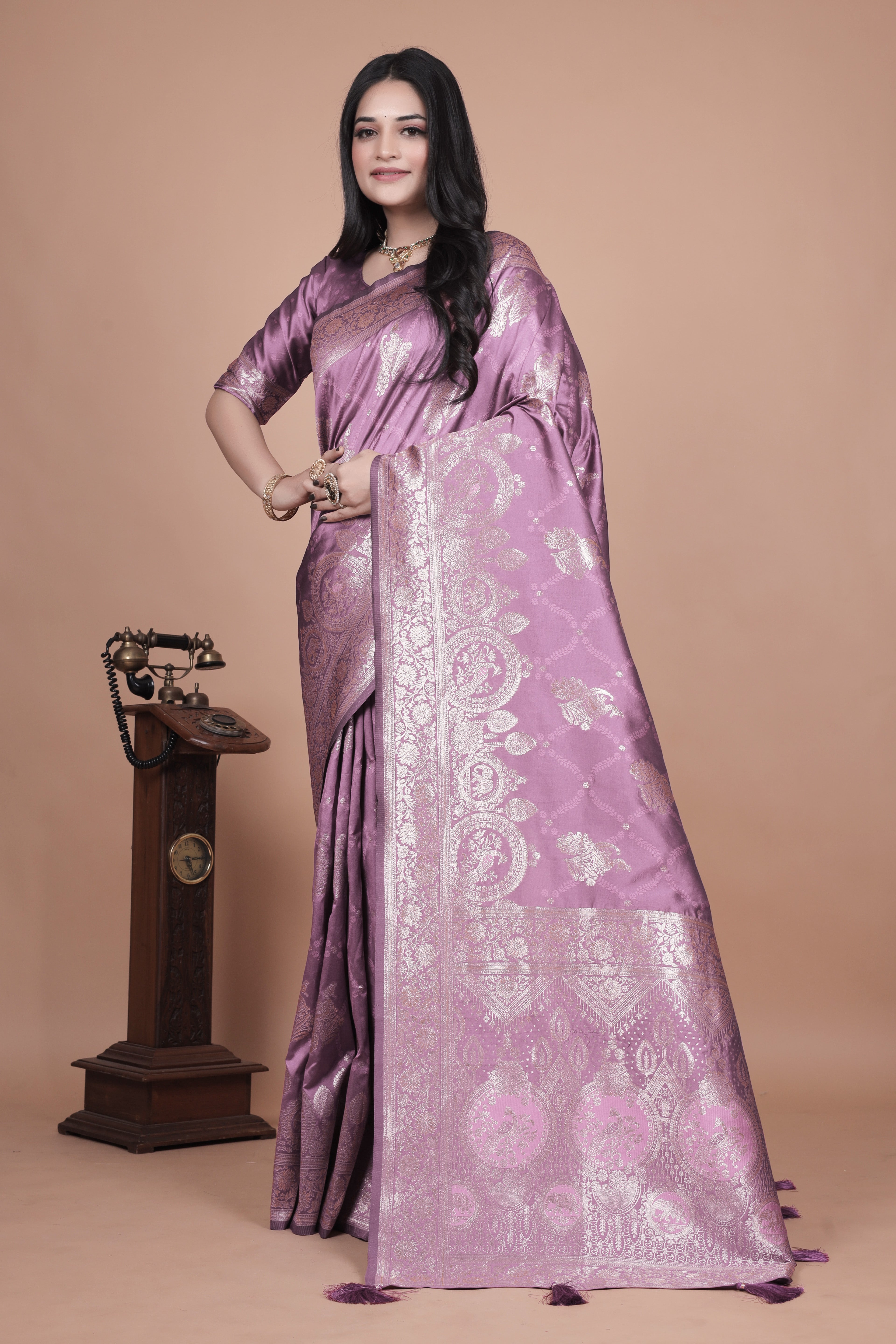 Banarasi Silk Saree with Intricate Silver Zari Weave with 4 color option  ✨🌸